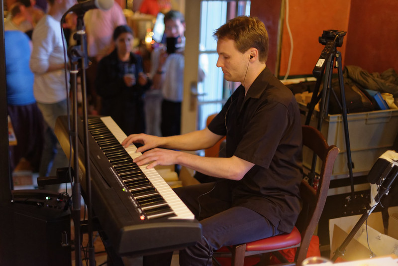 Patrick Nevian performing music by Chris Huelsbeck